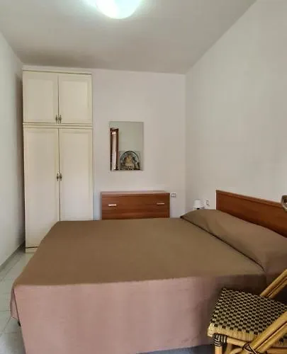 Baia Delle Grazie Aparthotel Casa Morcone