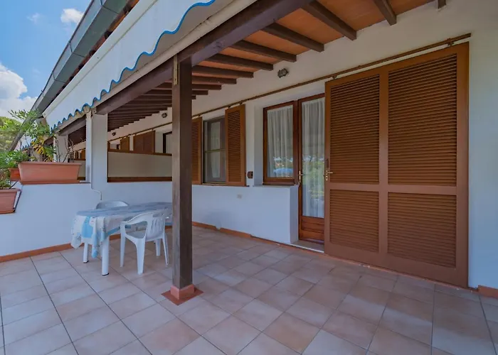 Aparthotel Baia Delle Grazie Casa Morcone