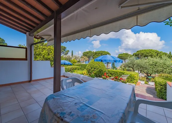 Aparthotel Baia Delle Grazie Casa Morcone