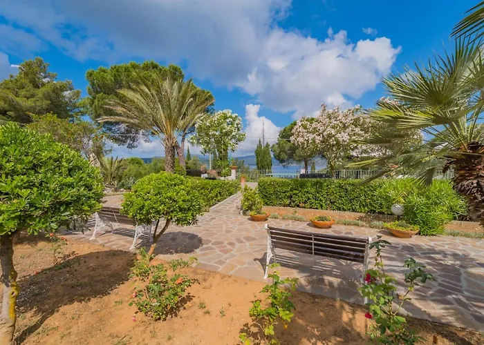 Aparthotel Baia Delle Grazie