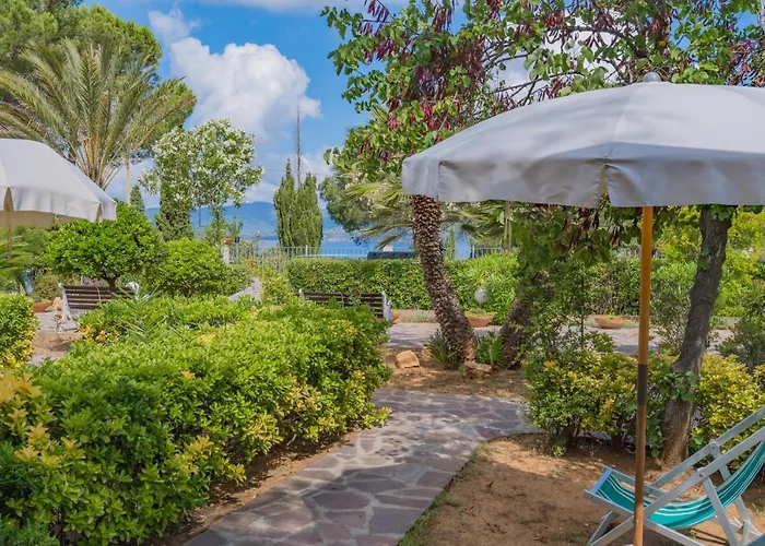 Baia Delle Grazie Aparthotel