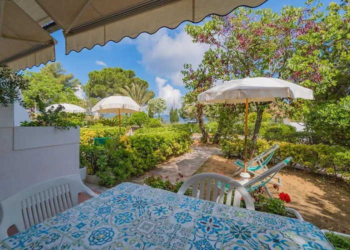 Baia Delle Grazie 4*