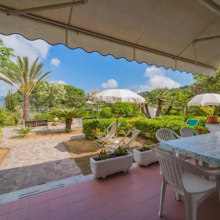 Baia Delle Grazie 公寓式酒店 Casa Morcone